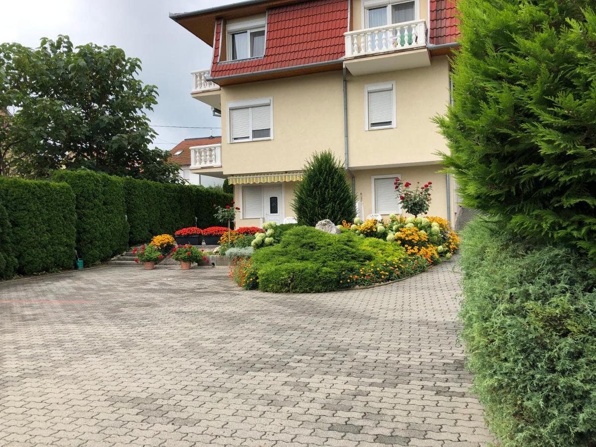 Jozsef Apartments House Залакарош Экстерьер фото